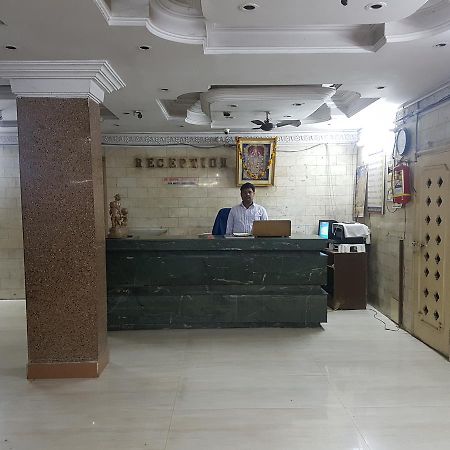 Hotel Surya Palace Kottagudem Exterior foto